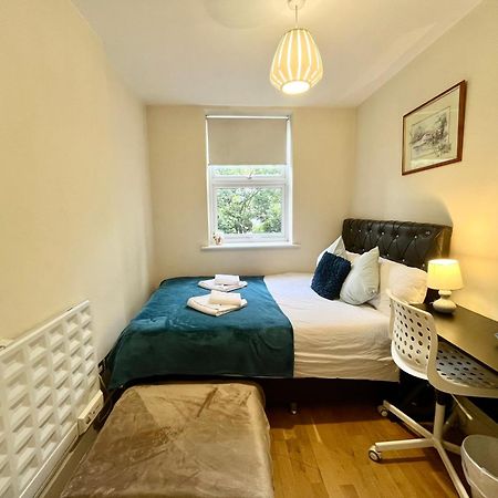 לונדון Metropolitan Coziness Private Bedrooms In Euston Station 161 מראה חיצוני תמונה