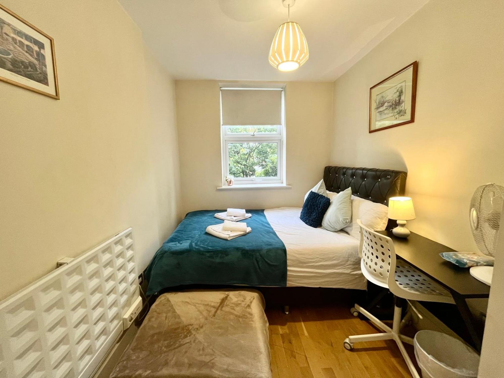 לונדון Metropolitan Coziness Private Bedrooms In Euston Station 161 מראה חיצוני תמונה