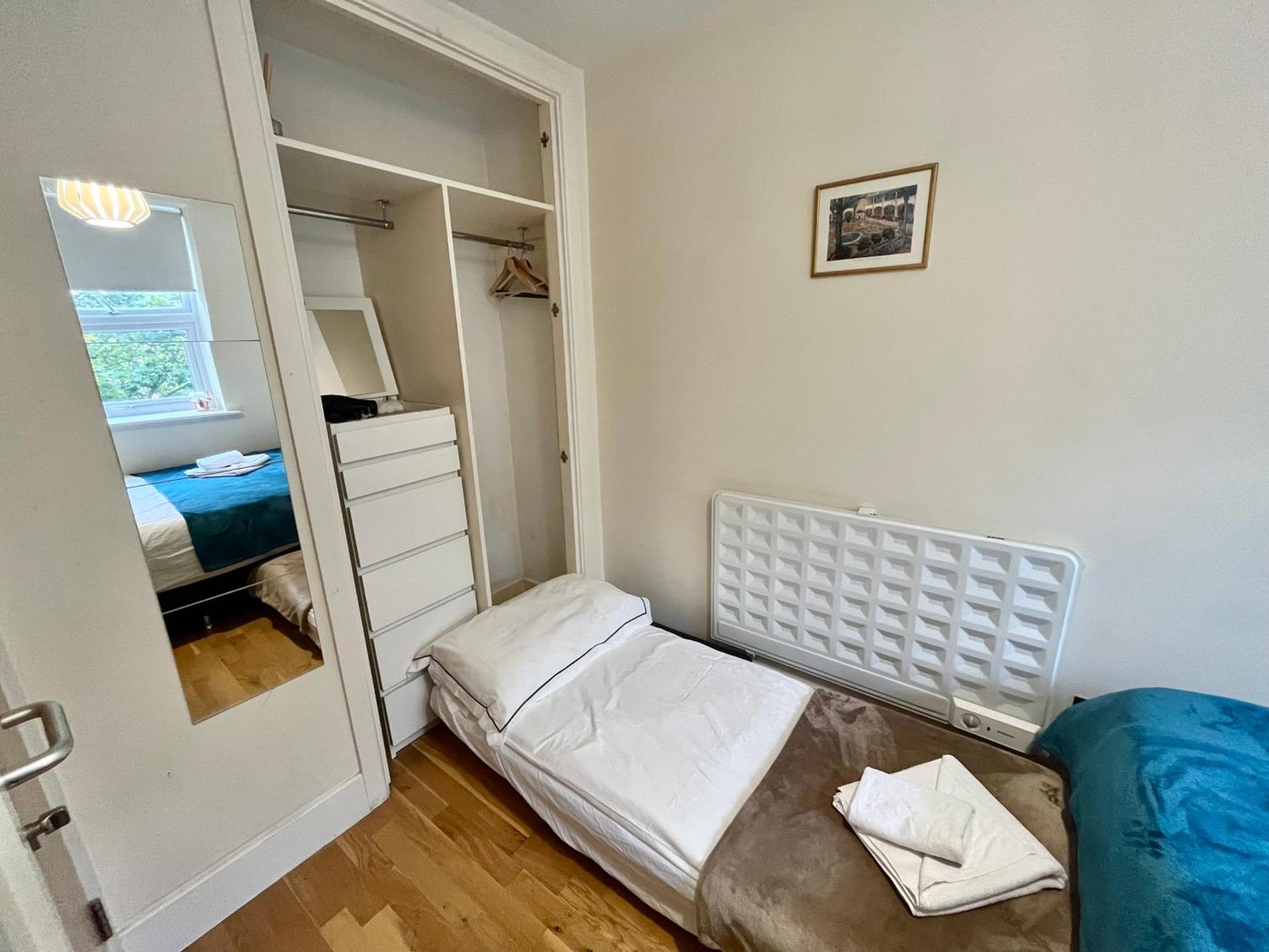 לונדון Metropolitan Coziness Private Bedrooms In Euston Station 161 מראה חיצוני תמונה