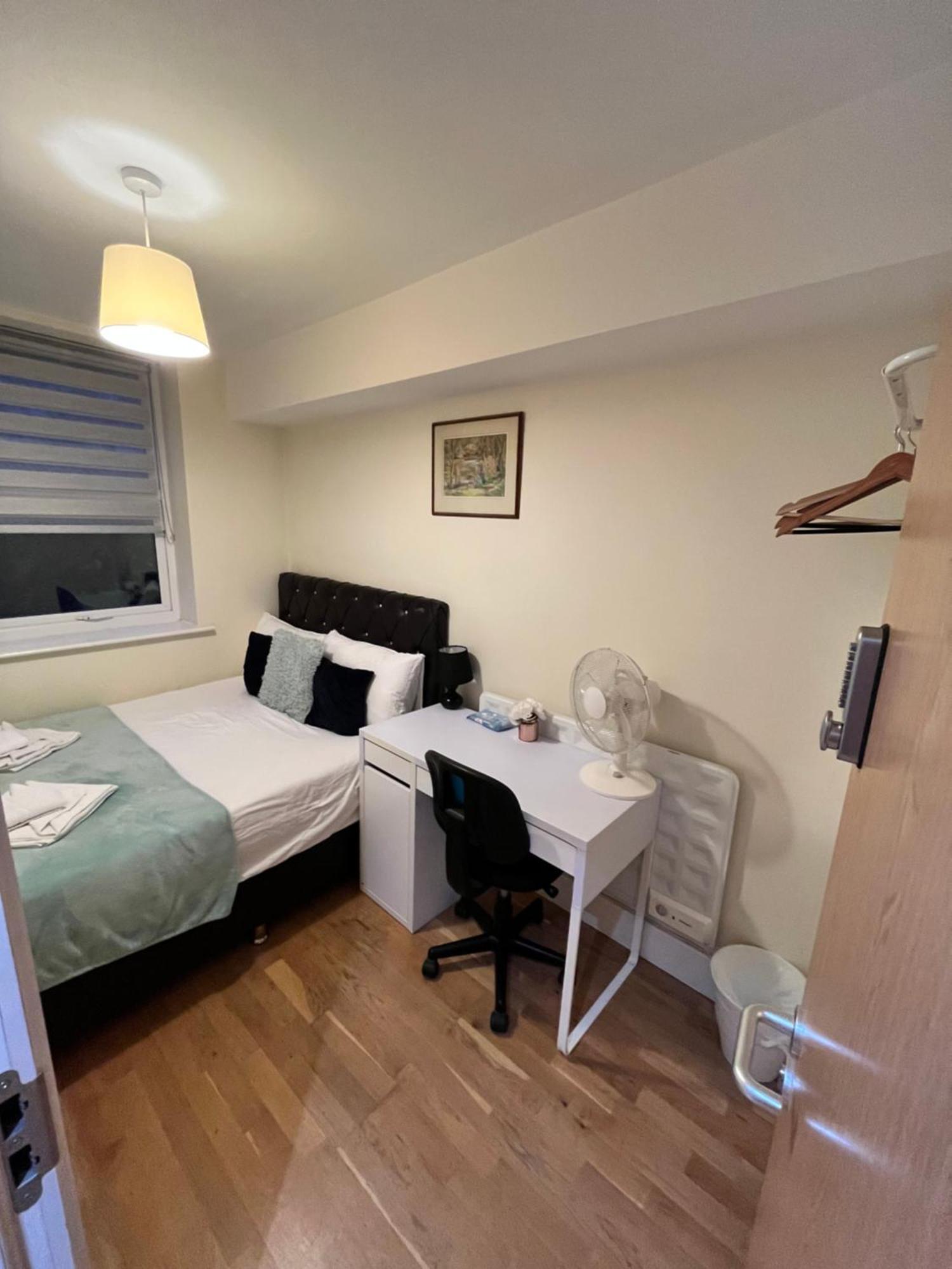 לונדון Metropolitan Coziness Private Bedrooms In Euston Station 161 מראה חיצוני תמונה