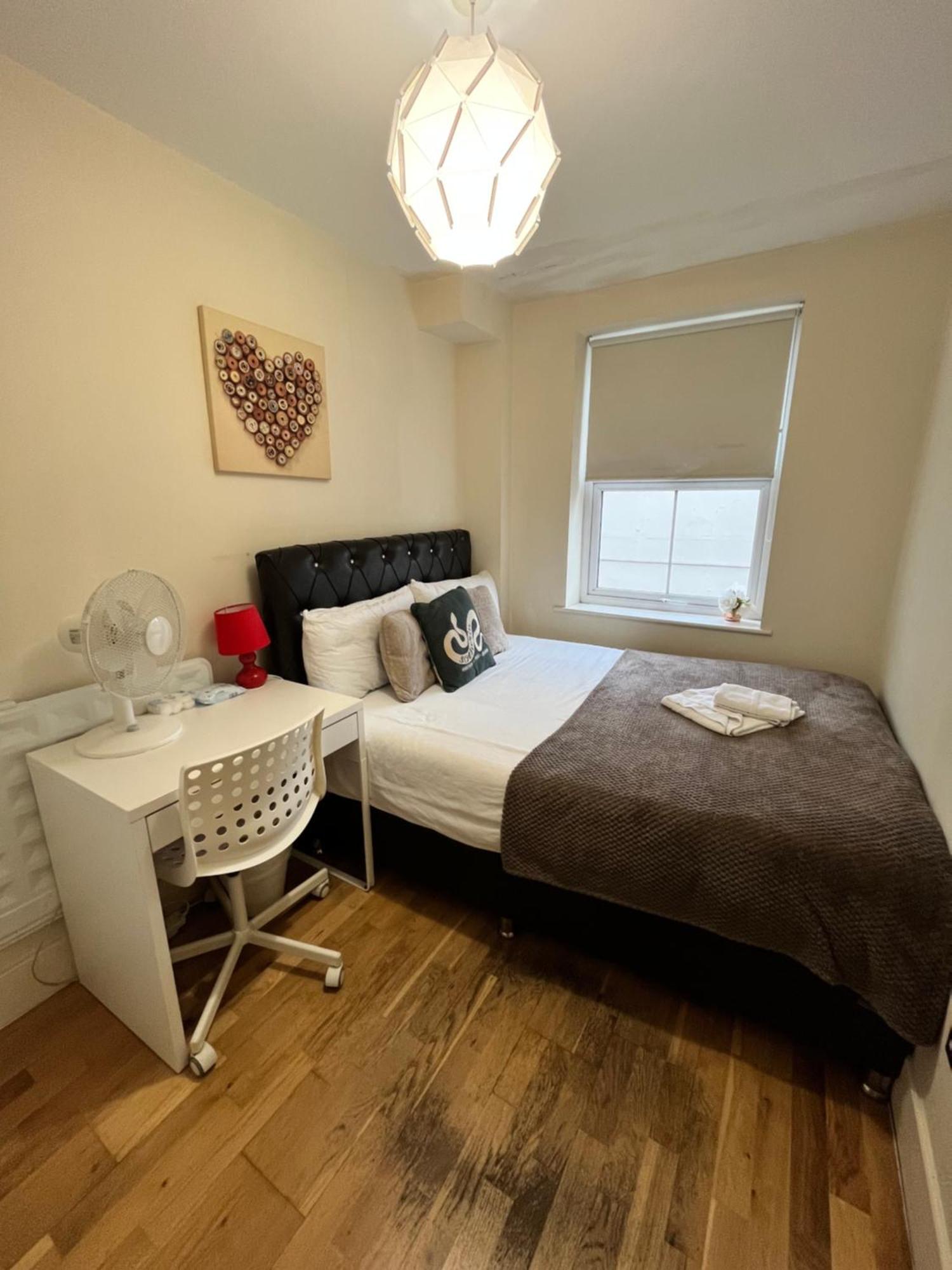 לונדון Metropolitan Coziness Private Bedrooms In Euston Station 161 מראה חיצוני תמונה