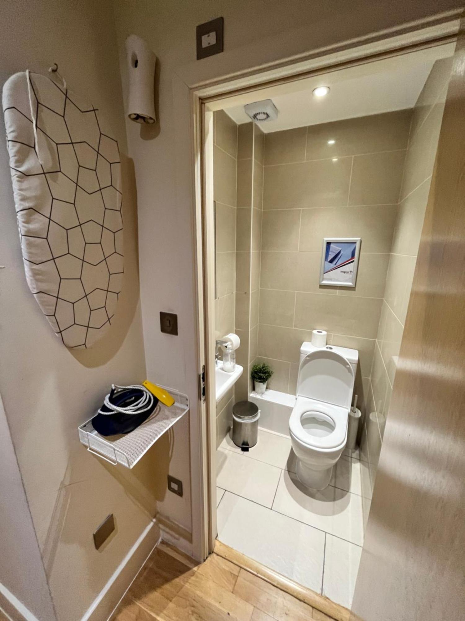 לונדון Metropolitan Coziness Private Bedrooms In Euston Station 161 מראה חיצוני תמונה