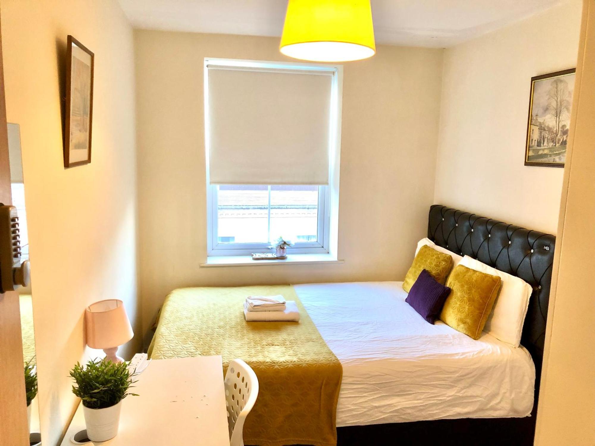 לונדון Metropolitan Coziness Private Bedrooms In Euston Station 161 מראה חיצוני תמונה