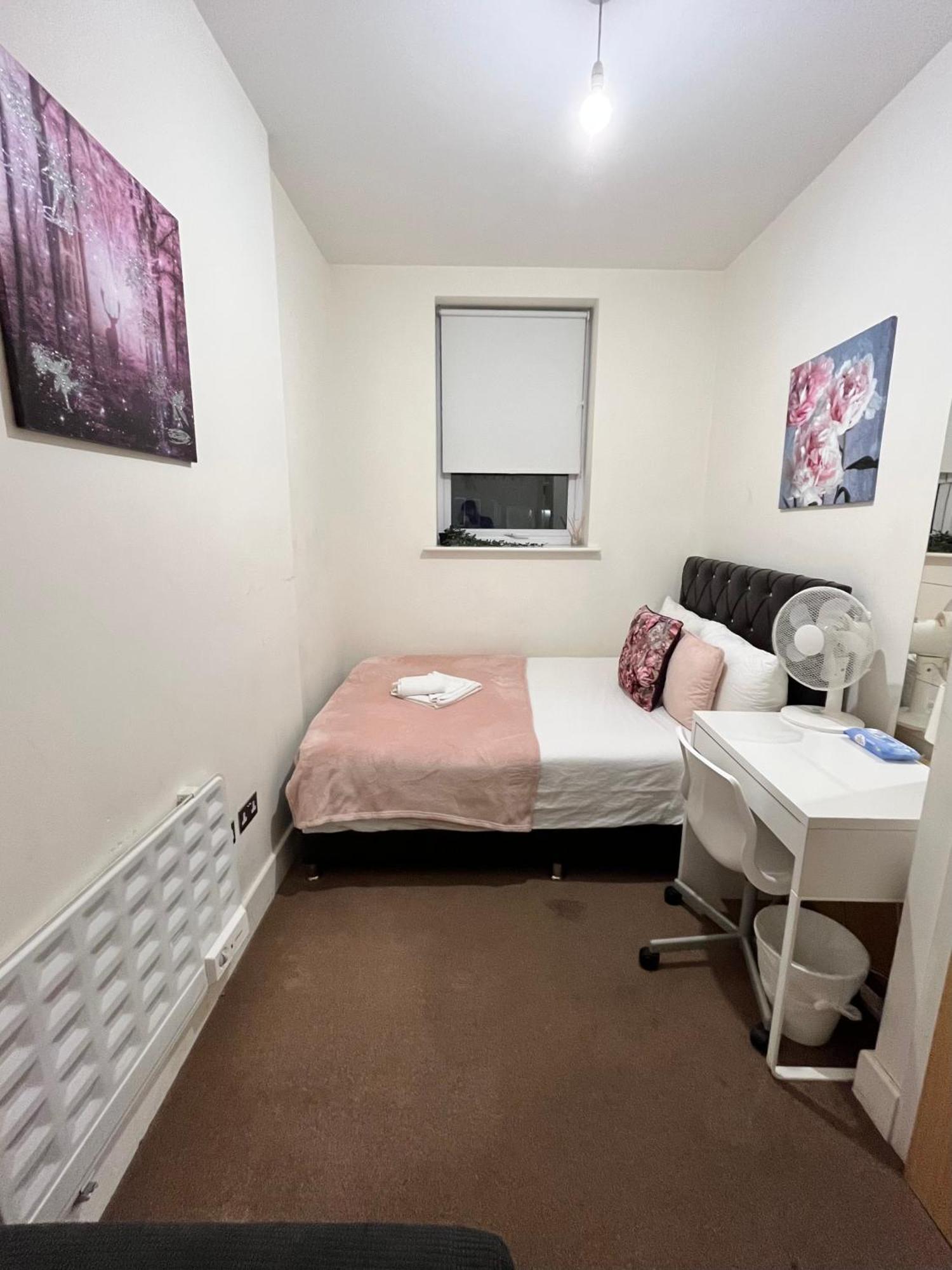 לונדון Metropolitan Coziness Private Bedrooms In Euston Station 161 מראה חיצוני תמונה