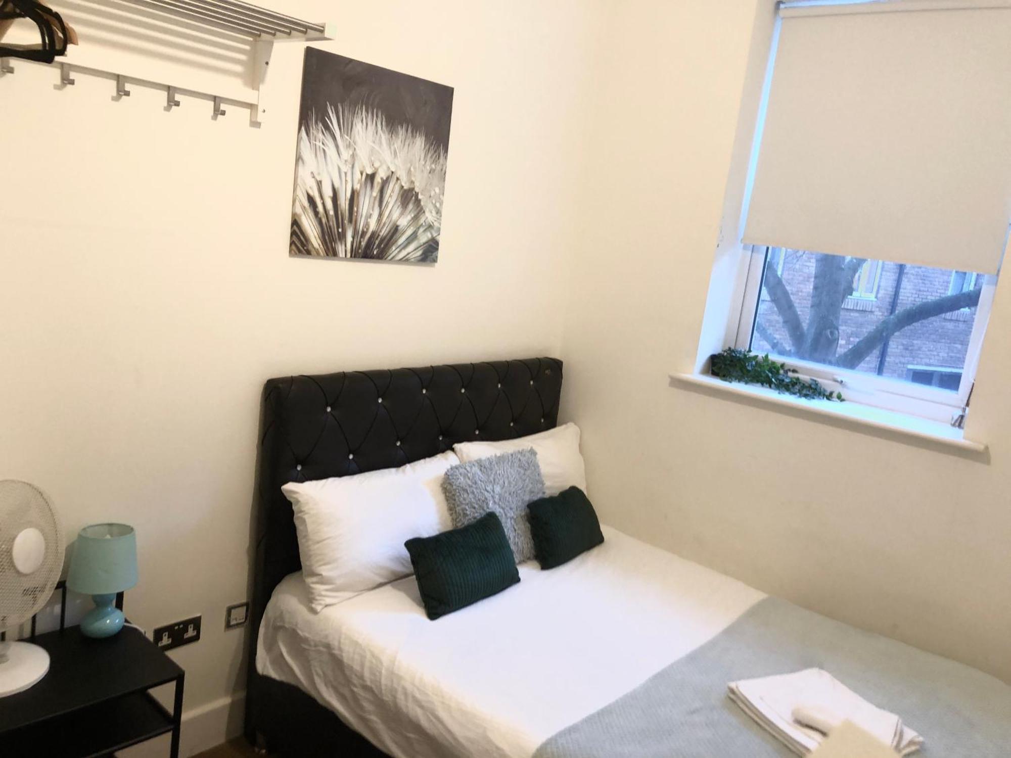 לונדון Metropolitan Coziness Private Bedrooms In Euston Station 161 מראה חיצוני תמונה
