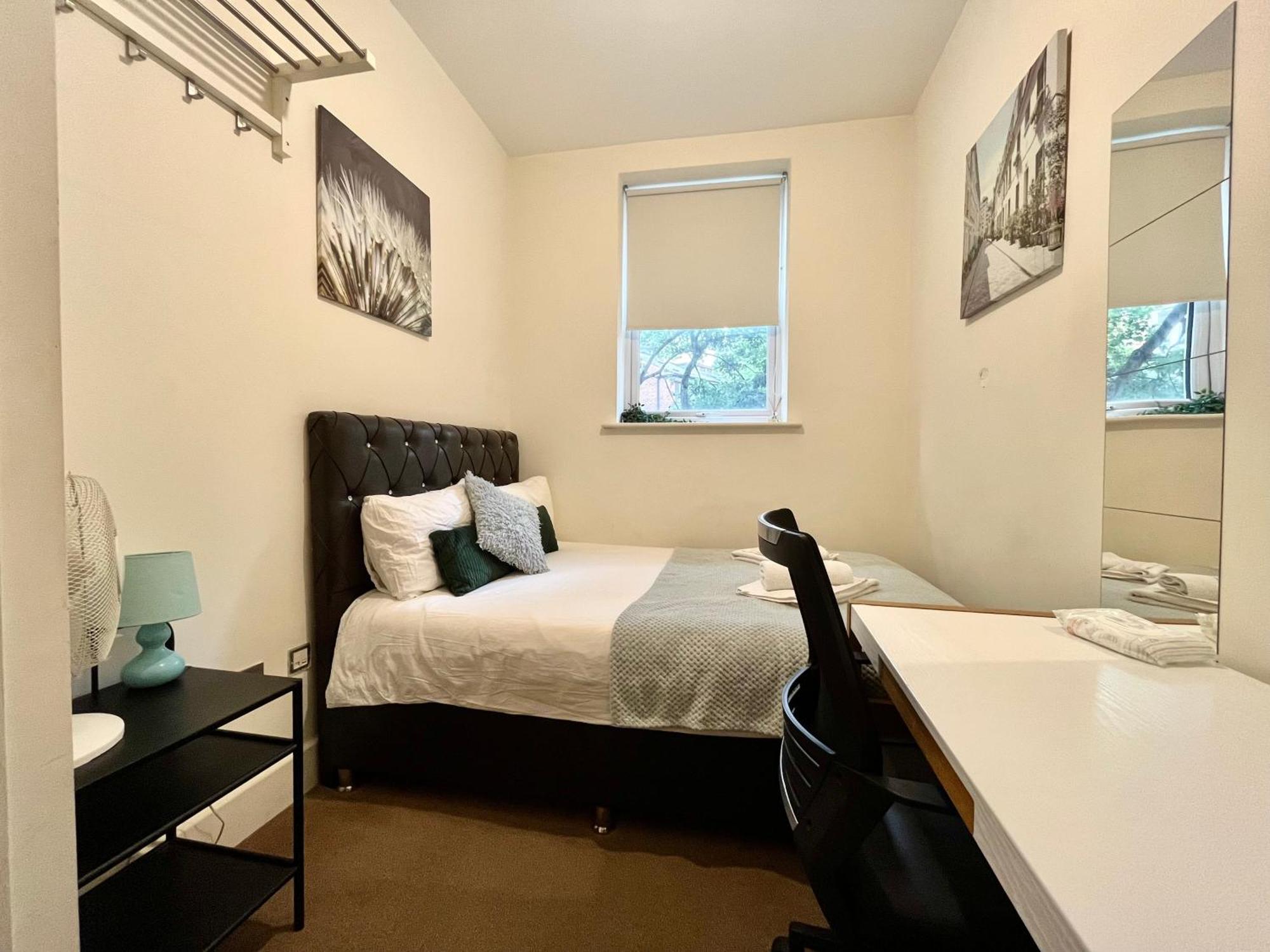 לונדון Metropolitan Coziness Private Bedrooms In Euston Station 161 מראה חיצוני תמונה