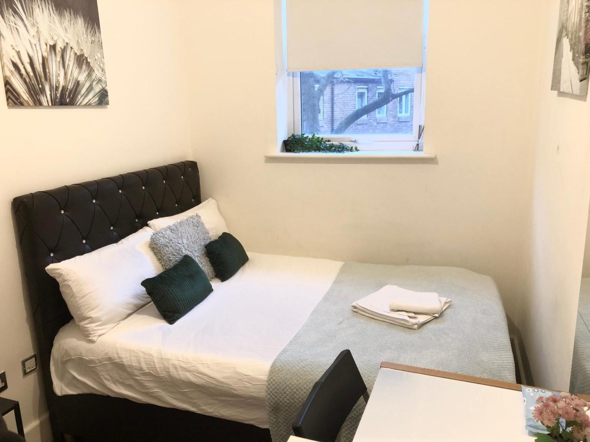 לונדון Metropolitan Coziness Private Bedrooms In Euston Station 161 מראה חיצוני תמונה