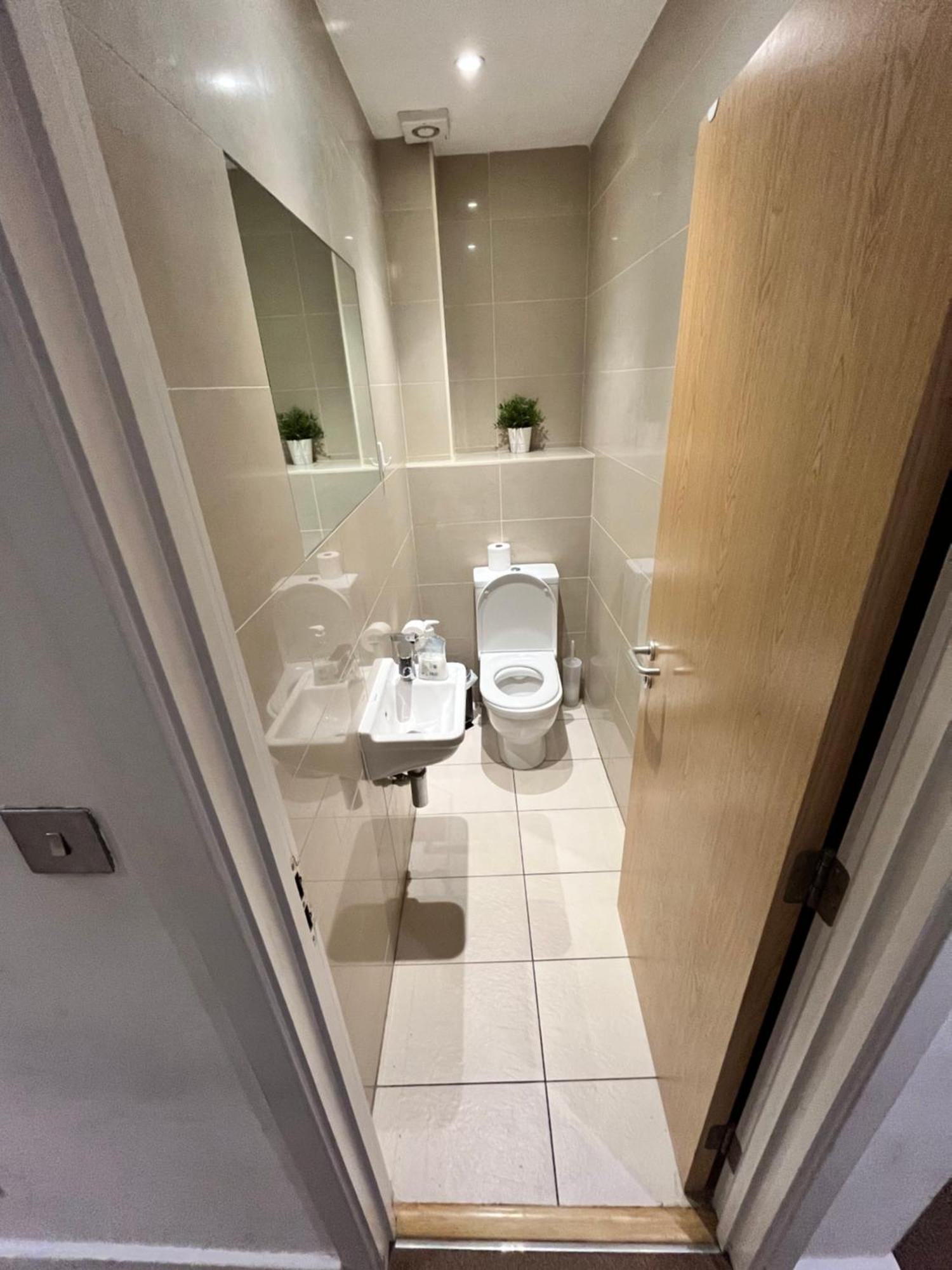 לונדון Metropolitan Coziness Private Bedrooms In Euston Station 161 מראה חיצוני תמונה