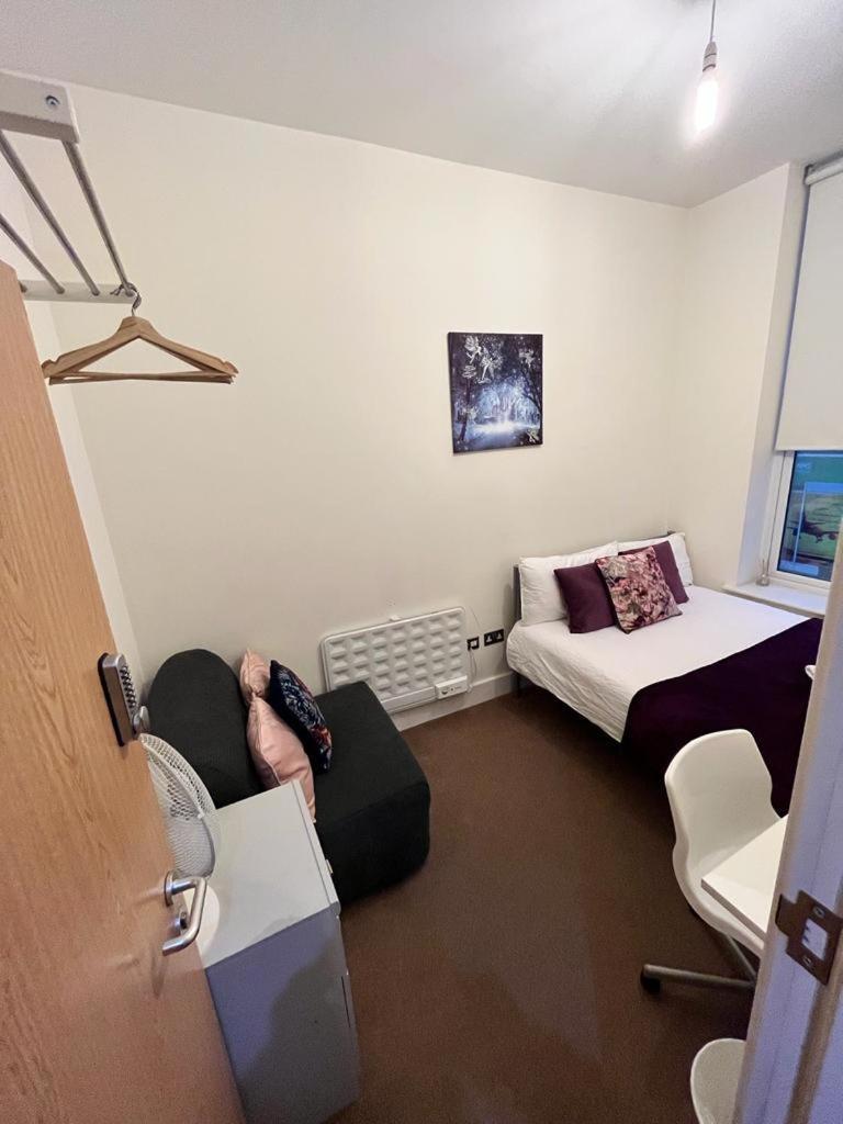 לונדון Metropolitan Coziness Private Bedrooms In Euston Station 161 מראה חיצוני תמונה