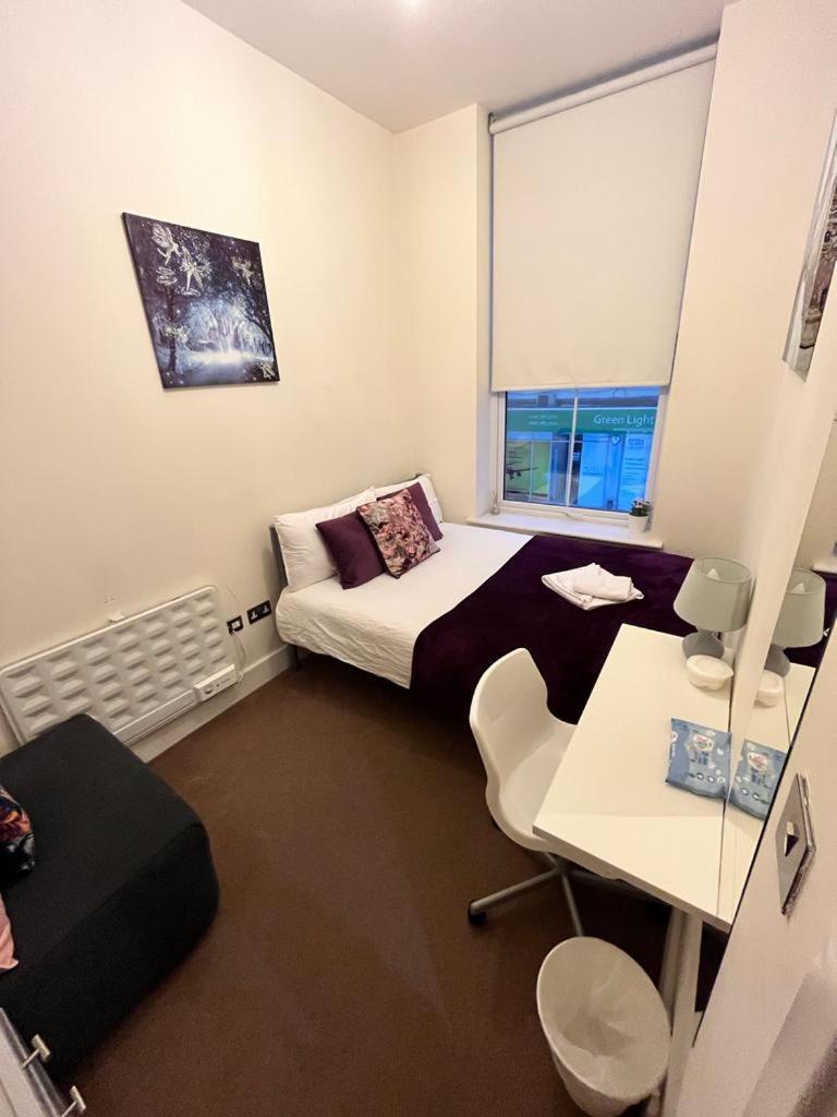 לונדון Metropolitan Coziness Private Bedrooms In Euston Station 161 מראה חיצוני תמונה