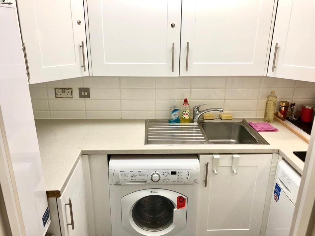 לונדון Metropolitan Coziness Private Bedrooms In Euston Station 161 מראה חיצוני תמונה