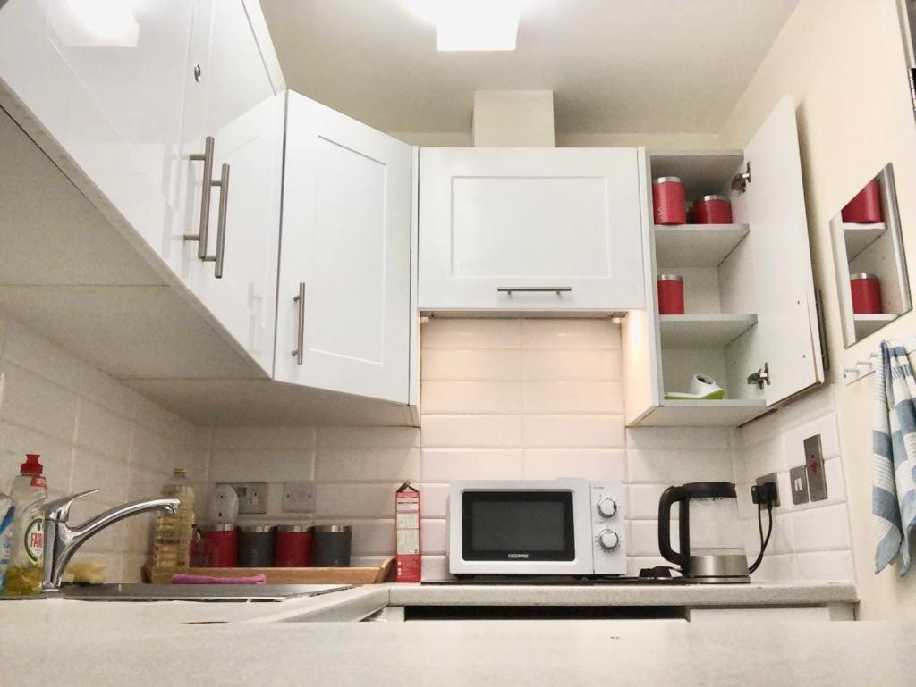 לונדון Metropolitan Coziness Private Bedrooms In Euston Station 161 מראה חיצוני תמונה