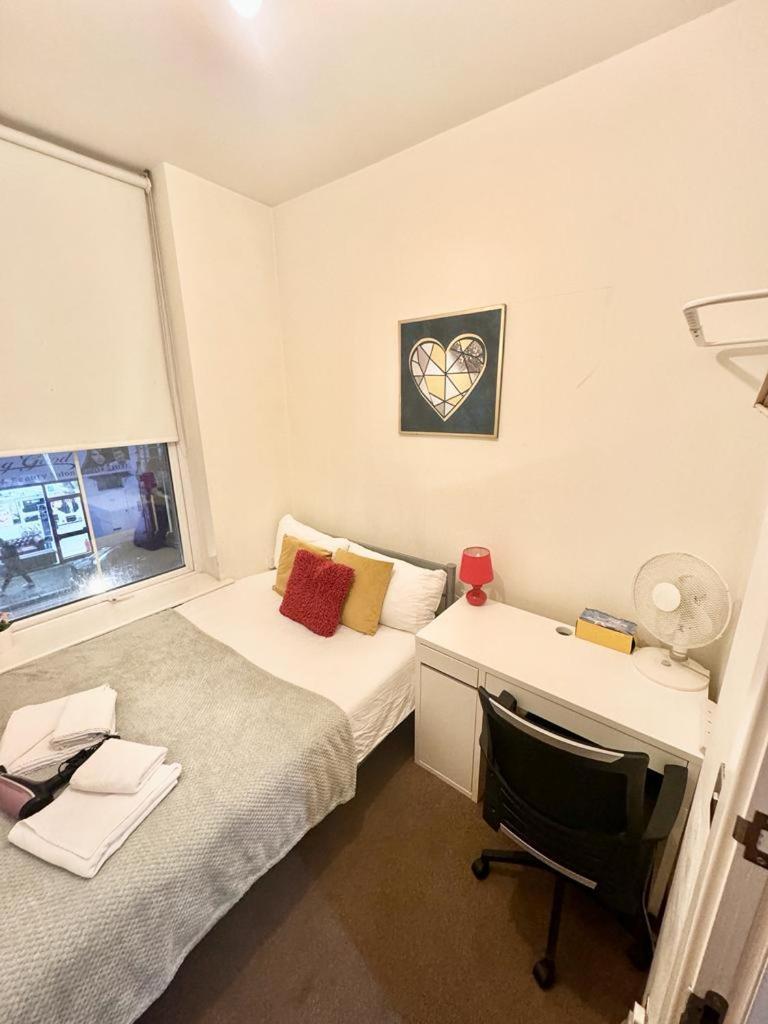 לונדון Metropolitan Coziness Private Bedrooms In Euston Station 161 מראה חיצוני תמונה